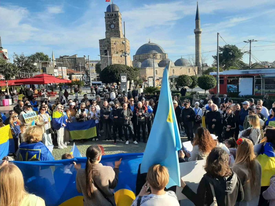 Antalya’da Ukraynalılardan 4. Yıl Çağrısı: "bu Savaşın En Büyük Acısı Ukraynalı Çocukların Geleceğidir"