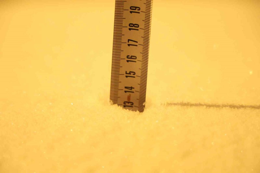 Güzelyurt Beyaza Bürüdü: Kar Kalınlığı 14 Santimetreye Ulaştı