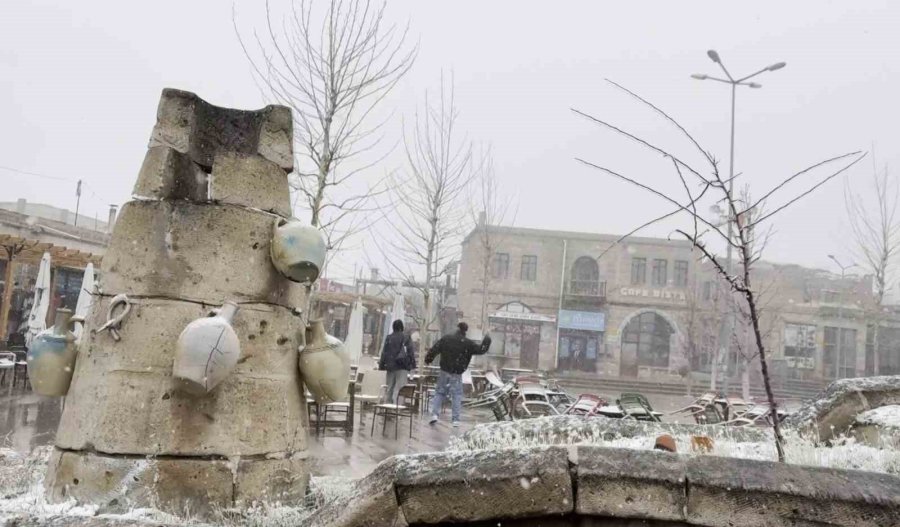 Aksaray’ın Yüksek Kesimlerinde Kar Yağışı Etkili Oluyor
