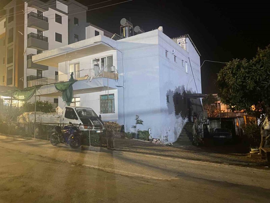 Arkadaşına Selam Vermek İçin Bastığı Kornadan Ses Çıkmayınca Çalındığını Fark Etti