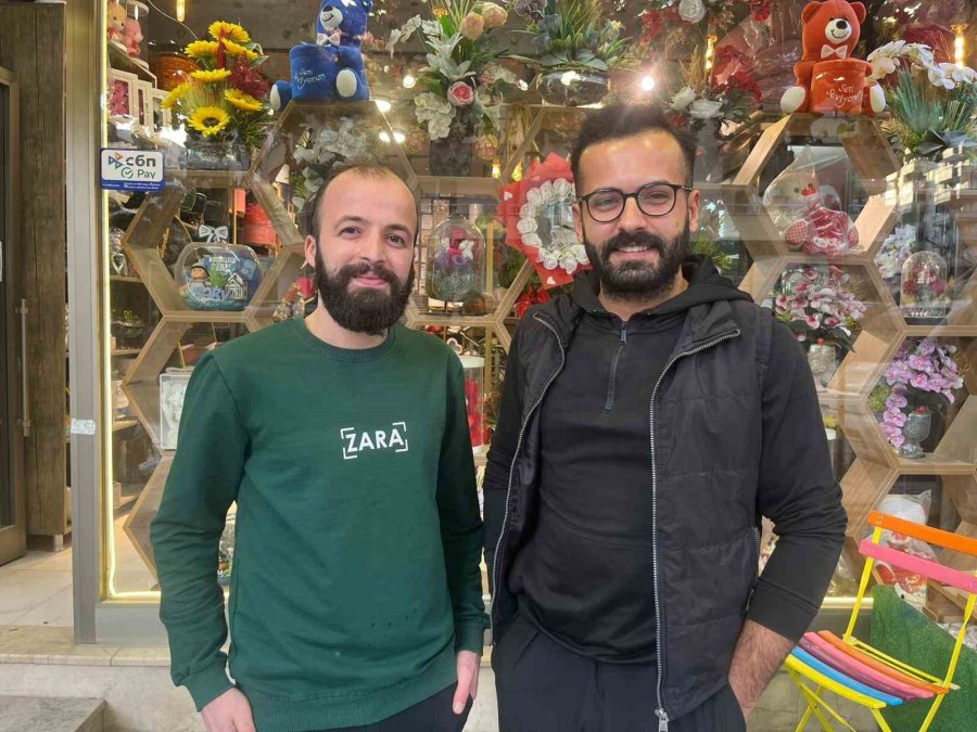 Kapıya 100 Tl Bırakıp 5 Bin Tl’lik Pelüş Ayıyı Çaldılar