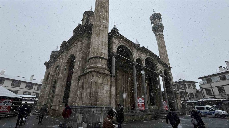 Konya’da Kar Sürprizi