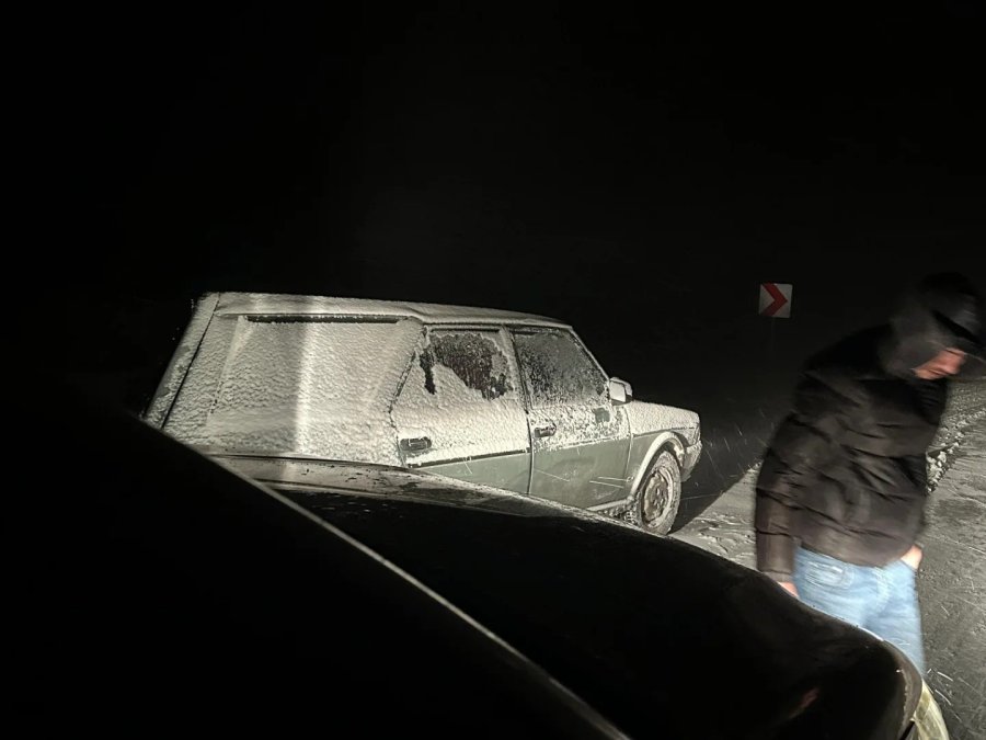 Karaman’da Karda Mahsur Kalan Aileyi Afad Kurtardı