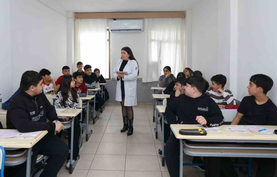 Mersin’de Öğrencilere Ücretsiz Kurs Ve 76 Deneme Desteği