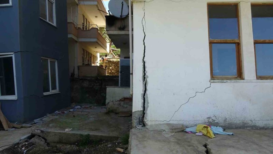 Alanya’da 3 Bina Tedbir Amaçlı Tahliye Edildi