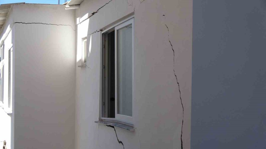 Alanya’da 3 Bina Tedbir Amaçlı Tahliye Edildi