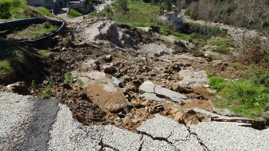 Alanya’da 3 Bina Tedbir Amaçlı Tahliye Edildi