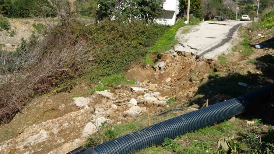 Alanya’da 3 Bina Tedbir Amaçlı Tahliye Edildi