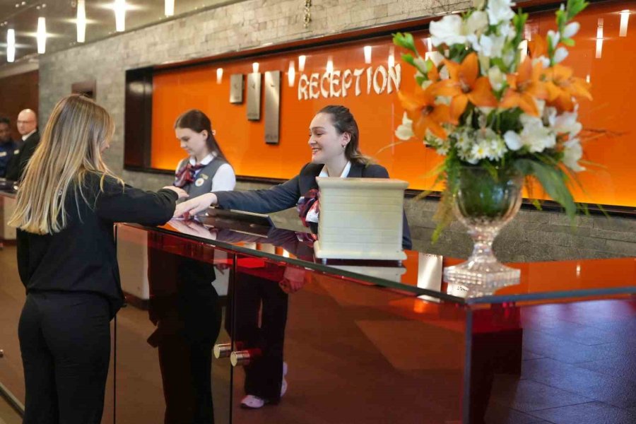 Bayram Ve Sezon Öncesi Turizmde Kritik Uyarı: "gerçek Dışı Fiyatlara Aldanmayın"