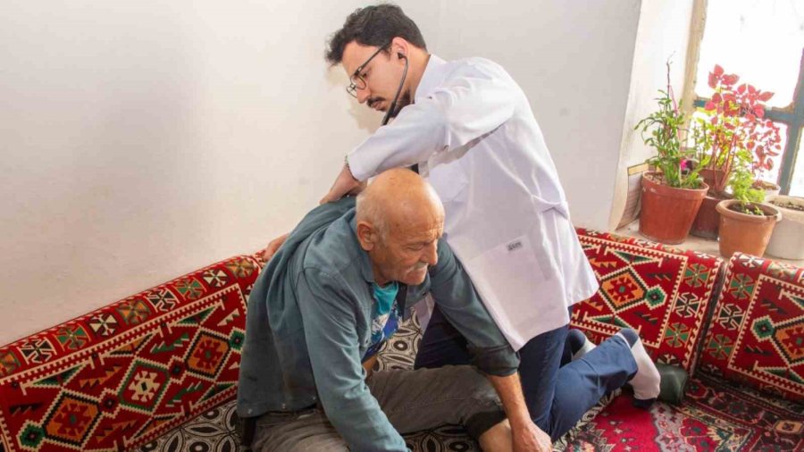 Kampüsten Mahalleye İyilik Sağlık Hareketi Yeşildere’de