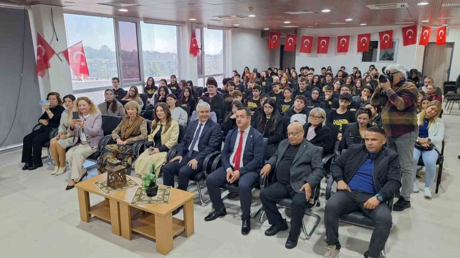 Mersin’de Öğrencilere İlham Veren Söyleşi