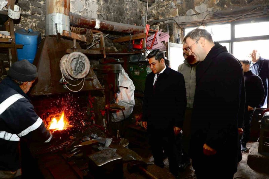 Vali Akmeşe Altunhisar’da Vatandaş Ve Esnafla Buluştu