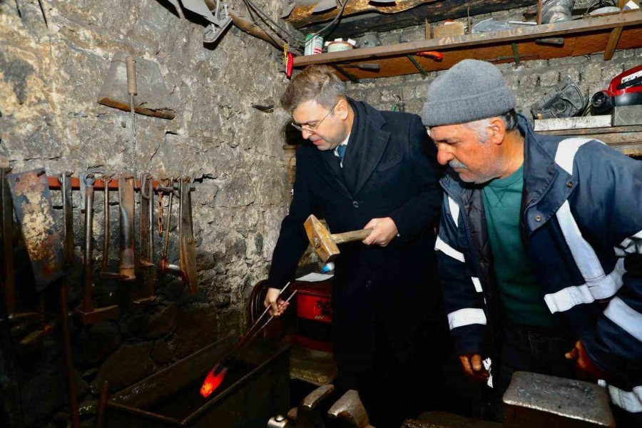 Vali Akmeşe Altunhisar’da Vatandaş Ve Esnafla Buluştu