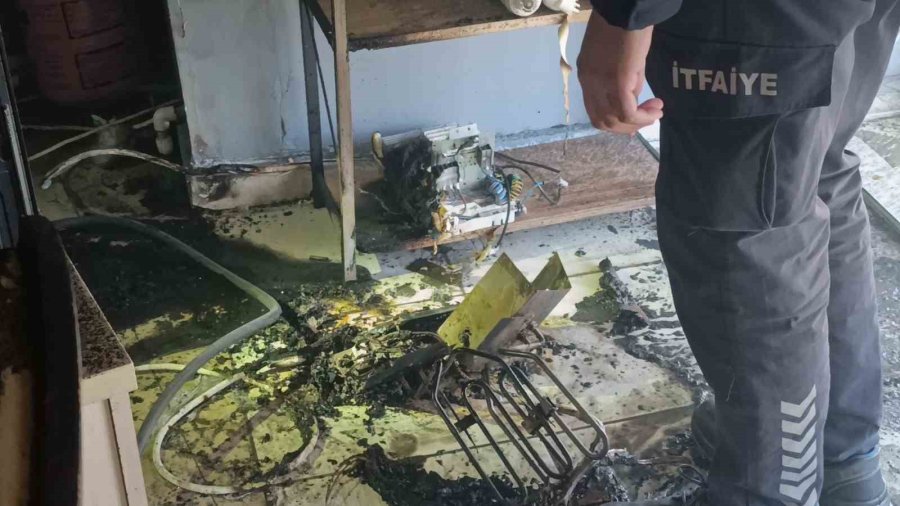 Manavgat’ta İşyeri Yangını Ucuz Atlatıldı