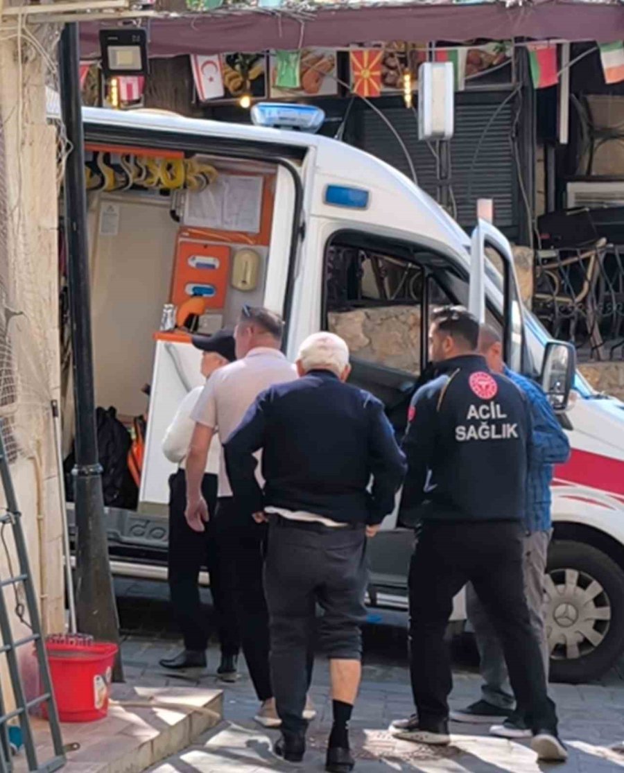 ’neden Video Çekiyorsun’ Tartışması Kanlı Bitti: 3 Yaralı