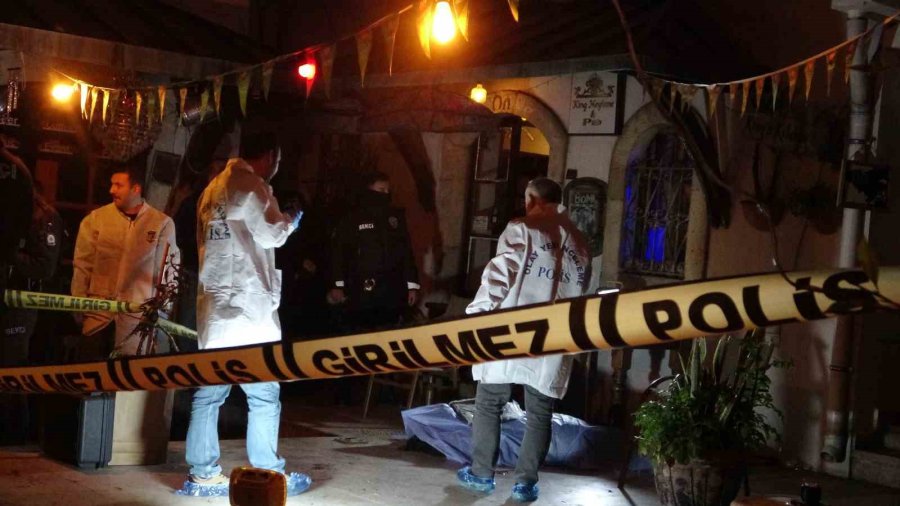 Antalya’da 21 Yaşındaki Genç 30 Metre Yükseklikten Beton Zemine Düşerek Hayatını Kaybetti