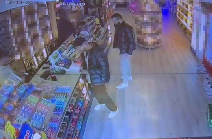 Diş Hekimini Adım Adım Takip Edip Kaza Süsü İle Durdurup Darp Ettiler