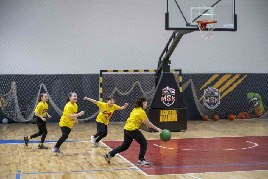 Hem Spor Hem Kardeşlik: Dördüzler Basketbolda Buluştu