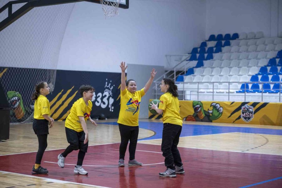 Hem Spor Hem Kardeşlik: Dördüzler Basketbolda Buluştu