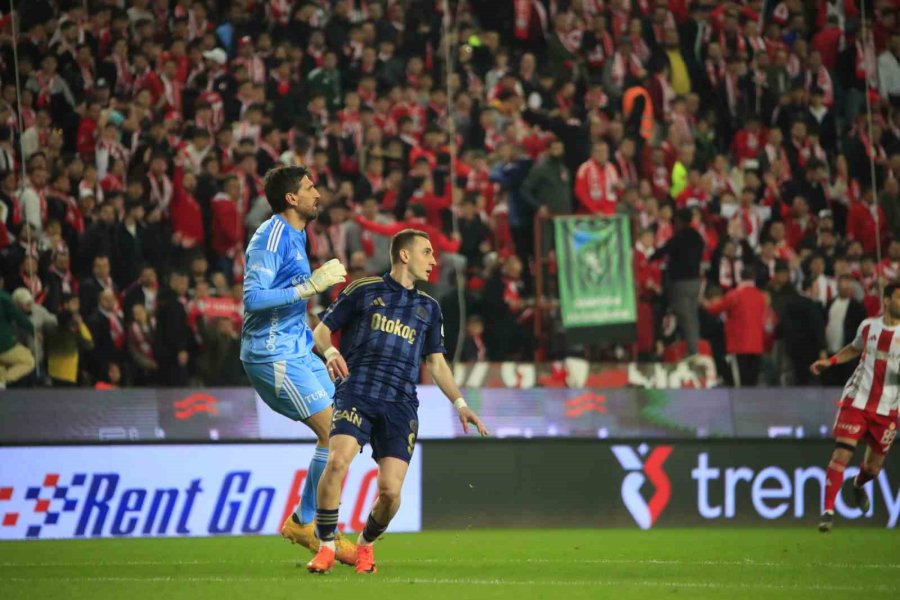 Trendyol Süper Lig: Antalyaspor: 0 - Fenerbahçe: 0 (maç Devam Ediyor)