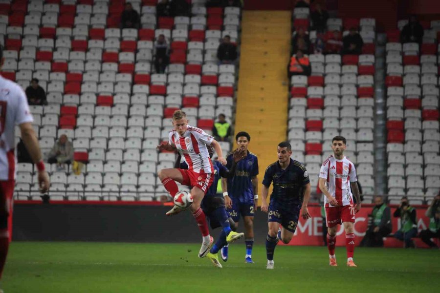 Trendyol Süper Lig: Antalyaspor: 0 - Fenerbahçe: 0 (maç Devam Ediyor)
