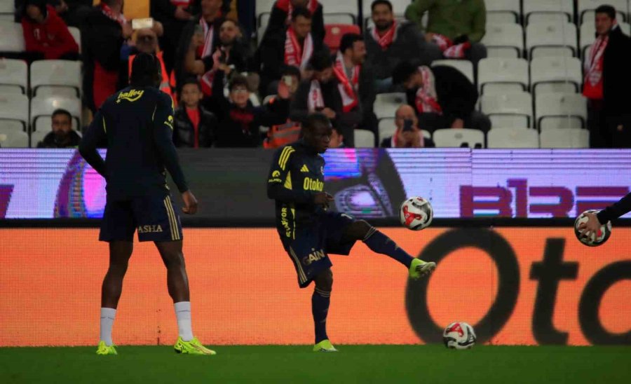 Trendyol Süper Lig: Antalyaspor: 0 - Fenerbahçe: 0 (maç Devam Ediyor)