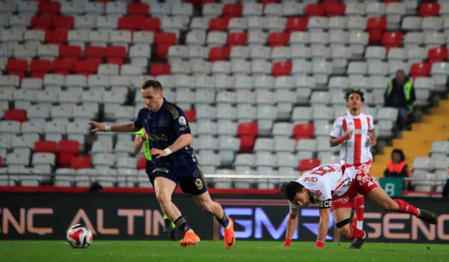 Trendyol Süper Lig: Antalyaspor: 1 - Fenerbahçe: 0 (ilk Yarı)