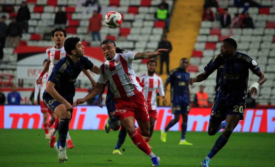 Trendyol Süper Lig: Antalyaspor: 2 - Fenerbahçe: 2 (maç Sonucu)