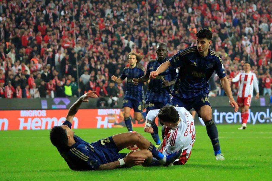 Trendyol Süper Lig: Antalyaspor: 2 - Fenerbahçe: 2 (maç Sonucu)