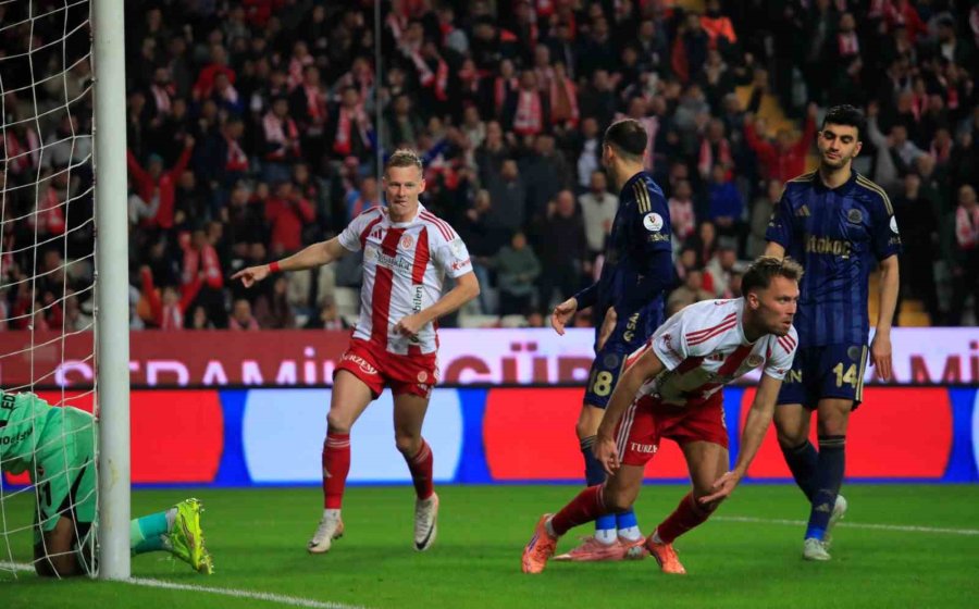 Trendyol Süper Lig: Antalyaspor: 2 - Fenerbahçe: 2 (maç Sonucu)