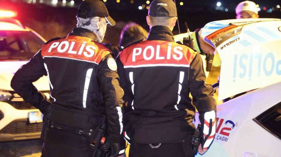 Aksaray’da İftar Sonrası Asayiş Ve Trafik Denetimleri Sürüyor