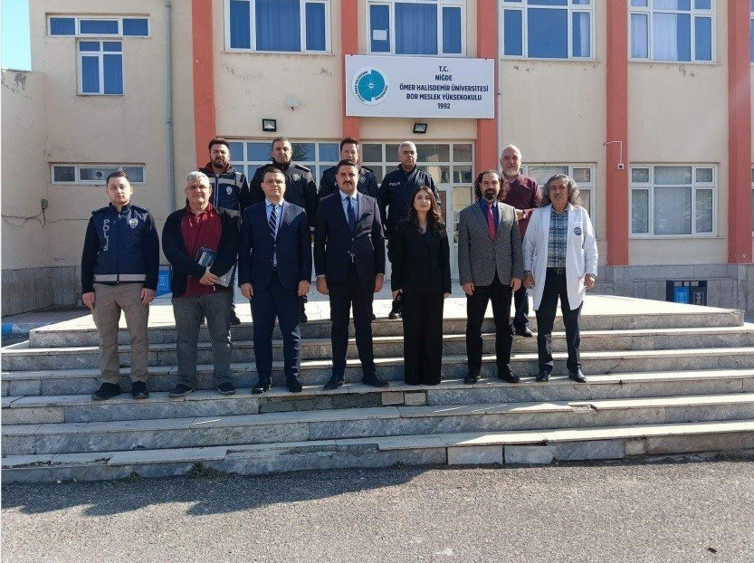 Üniversite Öğrencilerine "ıban Vermek Suç" Uyarısı