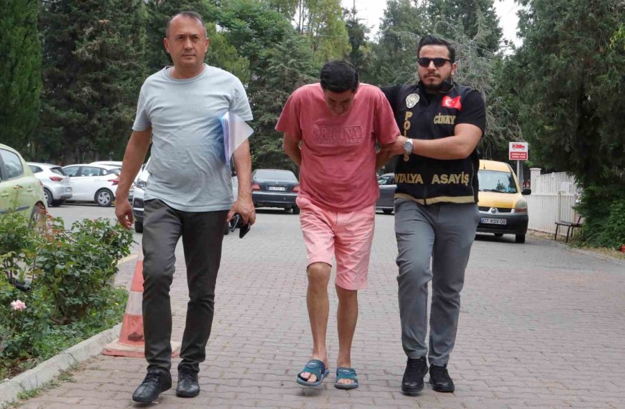 Oğlunu Parkta 36 Bıçak Darbesiyle Öldüren Babaya Müebbet