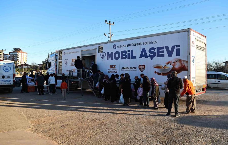 Mobil Aşevi Ramazan Bereketini Mahallelere Taşıyor