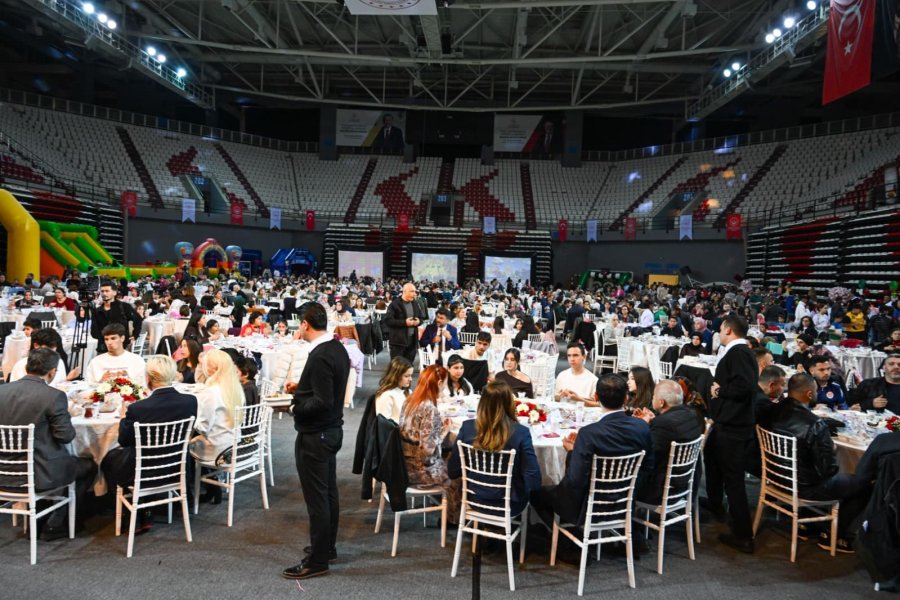 Devlet Koruması Altındaki Çocuklar, Koruyucu Aileler Ve Yeni Evli Çiftler Aynı Sofrada Buluştu