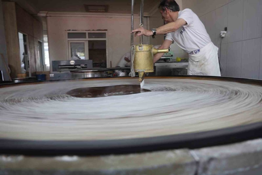 45 Yıllık Bakır Ocakta Geleneksel Tel Kadayıf