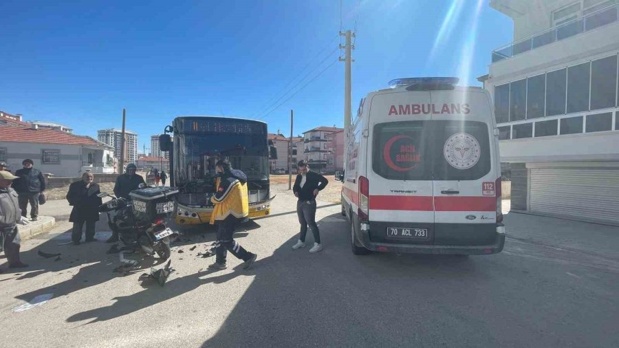 Karaman’da Yolcu Otobüsüyle Motokurye Çarpıştı: 1 Yaralı