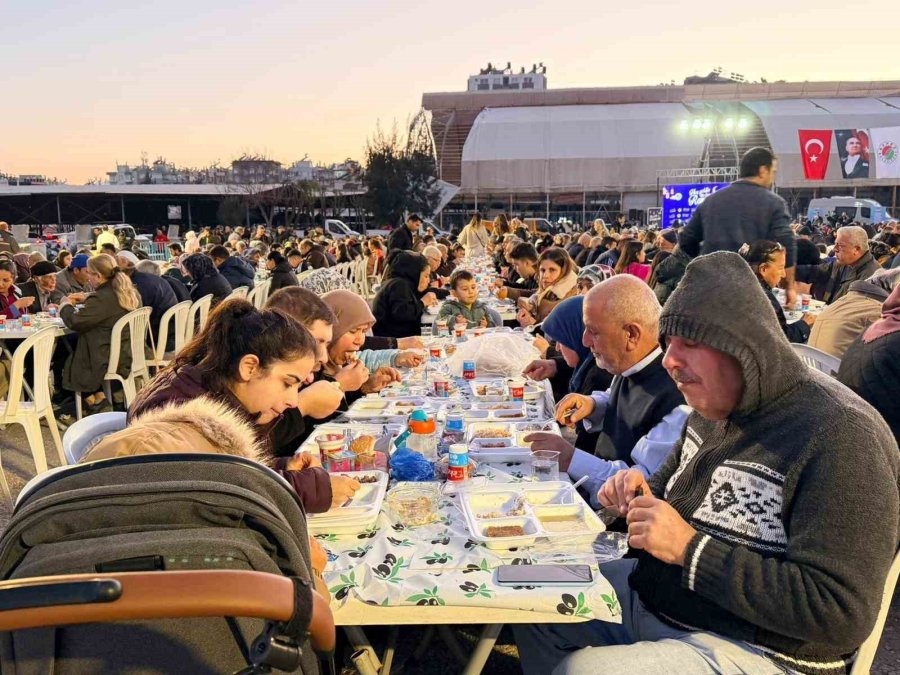 Kepez’de Ramazan Bereketi: 5 Mahalle Tek Sofra