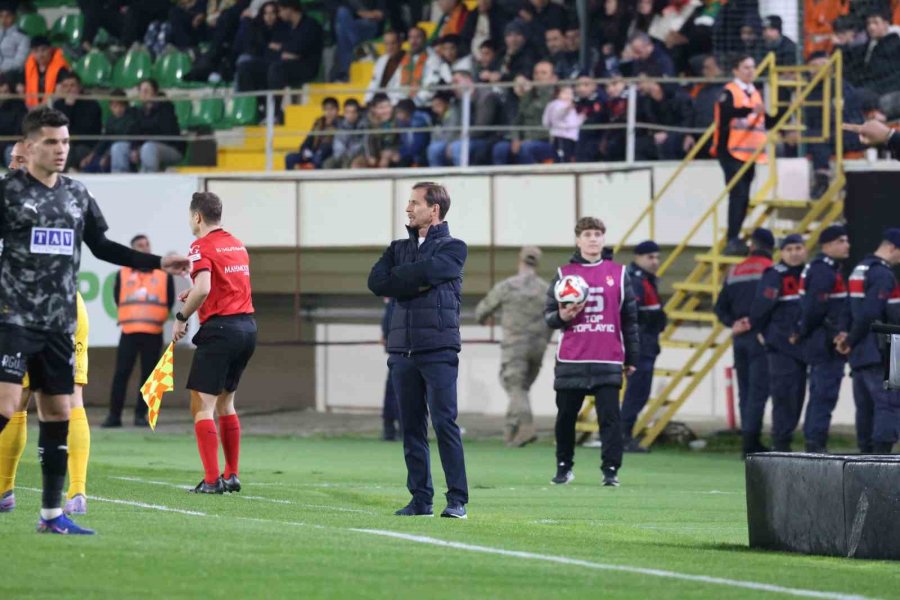 Ziraat Türkiye Kupası: Corendon Alanyaspor: 0 - Galatasaray: 2 (ilk Yarı)