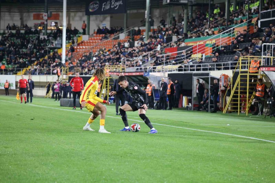 Ziraat Türkiye Kupası: Corendon Alanyaspor: 0 - Galatasaray: 2 (ilk Yarı)