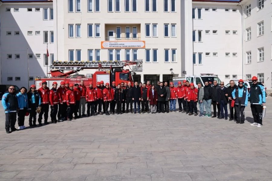 Deprem Haftası’nda Afet Eğitimi Ve Tahliye Tatbikatı Yapıldı