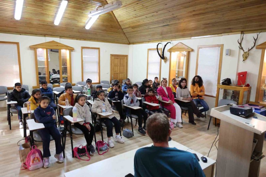Çocuklar Hayvanları Ve Yaban Hayatını Tanıma Fırsatı Buldu