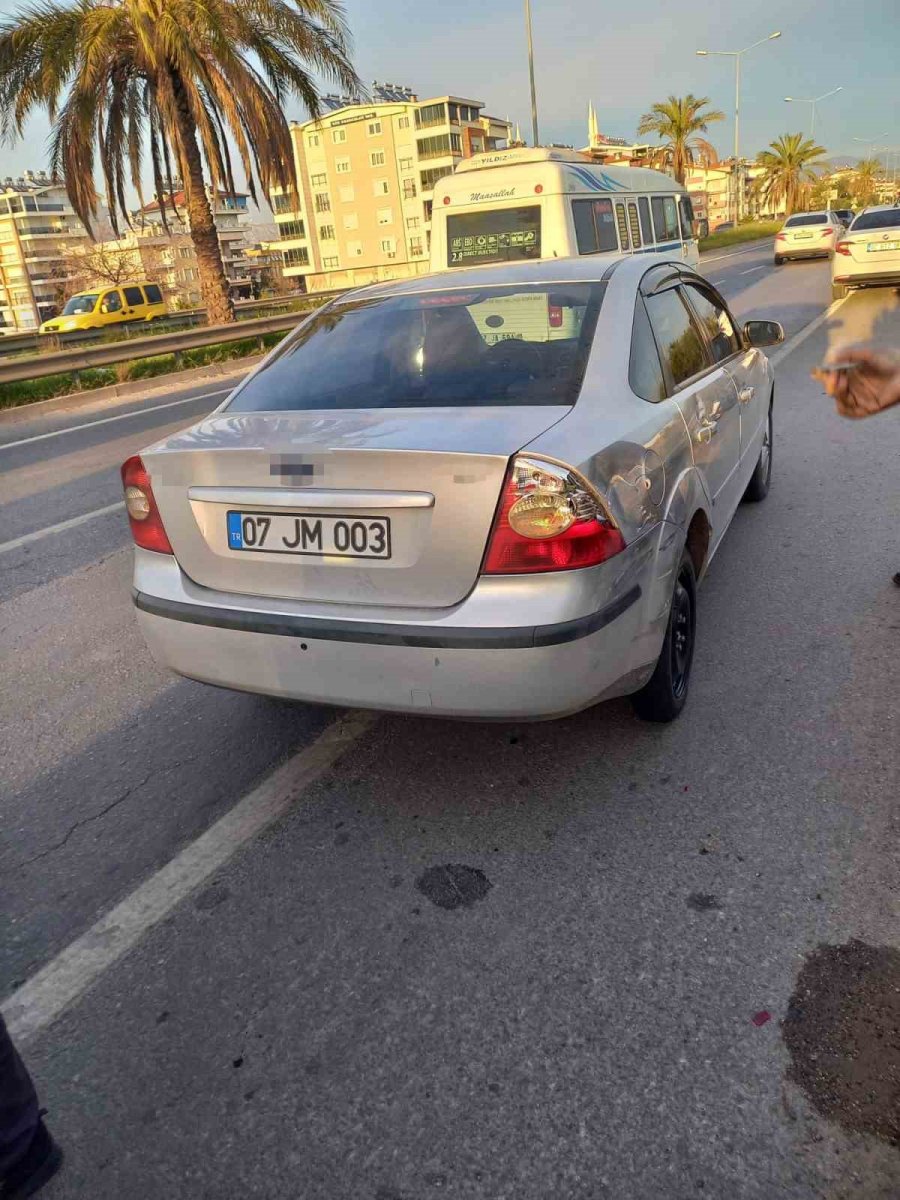 Manavgat’ta Zincirleme Kaza: 3 Yaralı