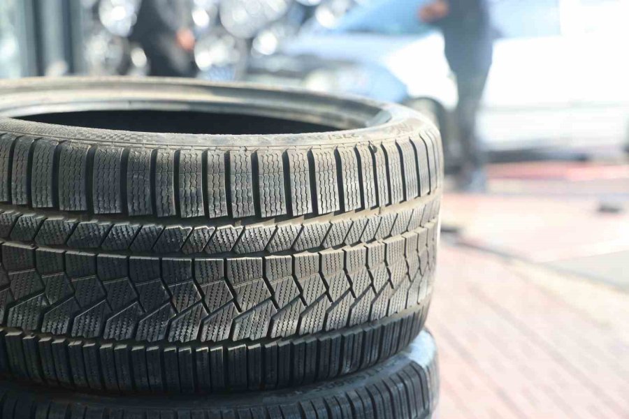 "sertleşen Lastik Yol Tutmaz" Uyarısını Dikkate Alın