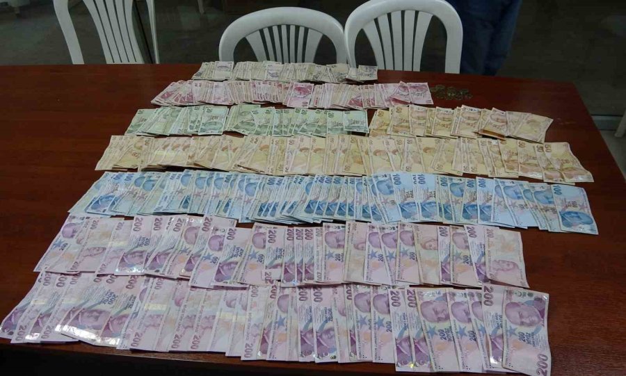 Mersin’de Dilencilerin Üzerinden 24 Bin 577 Tl Çıktı