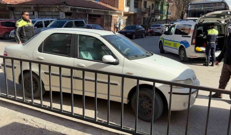 Otoparkta Sürücüleri Mahsur Bıraktı, Gelince De "bilemedim Ki" Dedi