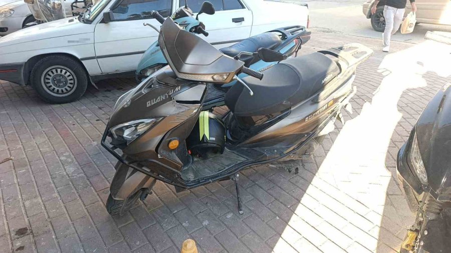Midibüsle Çarpışan Motosikletli Yaralandı