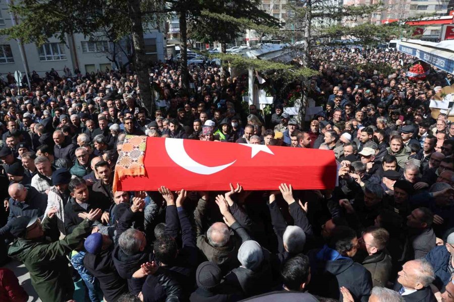 Fatma Nur Öğretmenin Acılı Amcası: "fatma Nur Okulunda Sevilen, İyi Bir Öğretmendi"