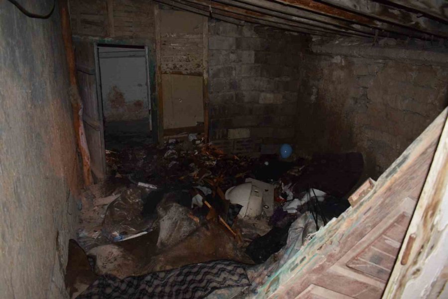 Karaman’da Kömürlük Yangını Korkuttu