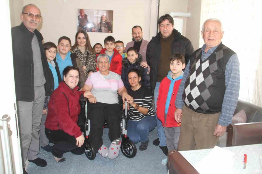 Minik Öğrenciler Engelli Vatandaşın Hayalini Gerçekleştirdi